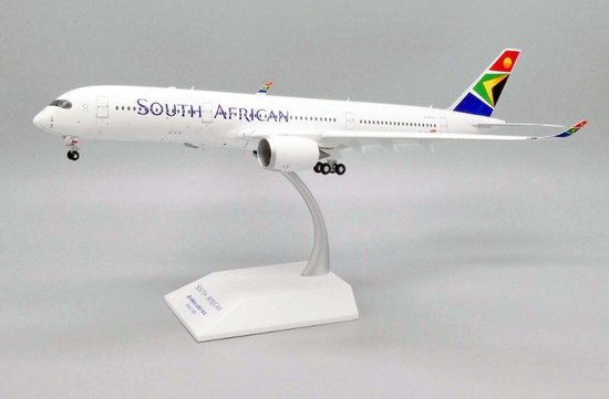 Airbus A350-900 South African Airways "Flap Down" so stojančekom