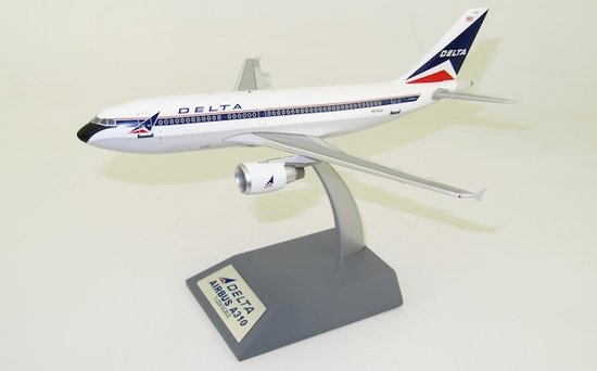 Airbus A310-324 Delta Air Lines with stand