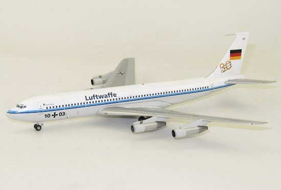 Boeing 707-300 VC-137 Luftwaffe with stand