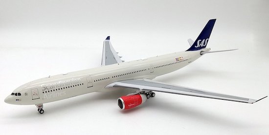 Airbus A330-300 SAS with stand