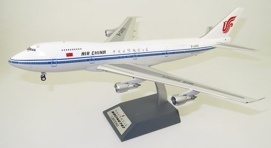 Boeing 747-200 Air China with stand