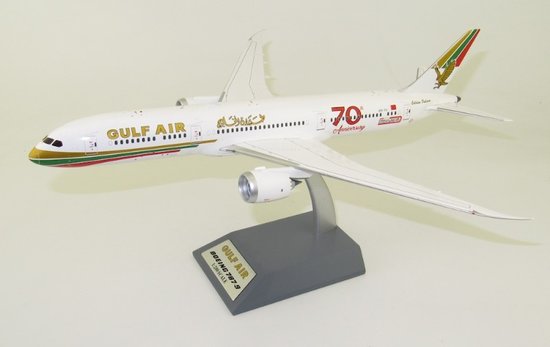 Boeing 787-9 Dreamliner Gulf Air "70th anniversary" 