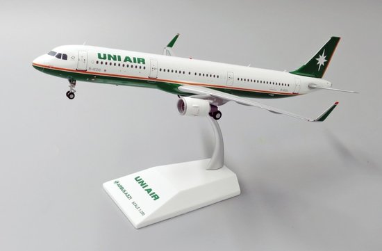 Airbus A321 Uni Air