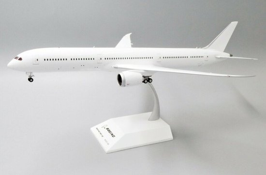 Boeing 787-10 Blank with stand