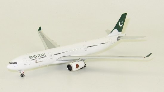 Airbus A330-300 PIA