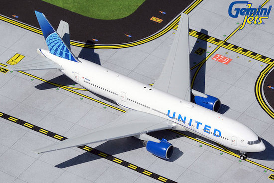 Boeing 777-200 United