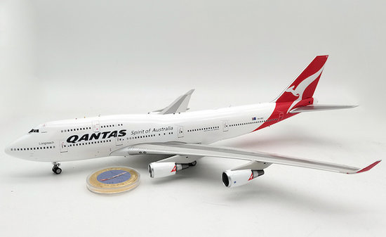 Boeing 747-400 Qantas Farewell Flight with stand