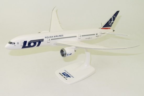 Boeing B787-9 LOT Polish Airlines o Box