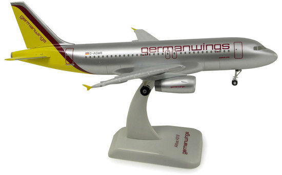 Airbus A319 Germanwings with gear 