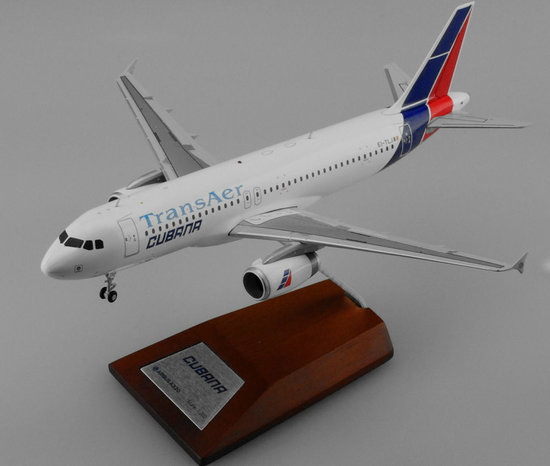 Lietadlo Airbus A320 Cubana / Transaer