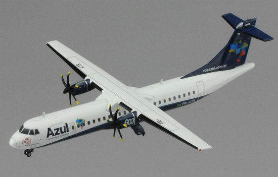 Das Flugzeug ATR-72-600 AZUL