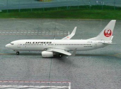 Boeing B737-800 JAL Express