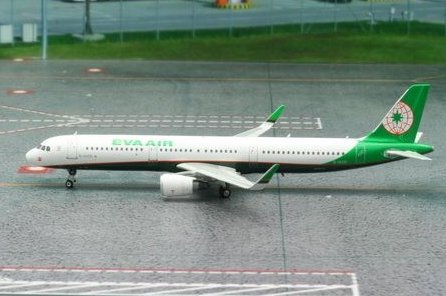 Airbus A321 Eva Air "new color"