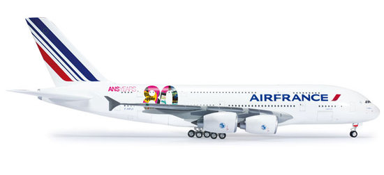 Der Airbus A380 der Air France " 80. Jahrestag "