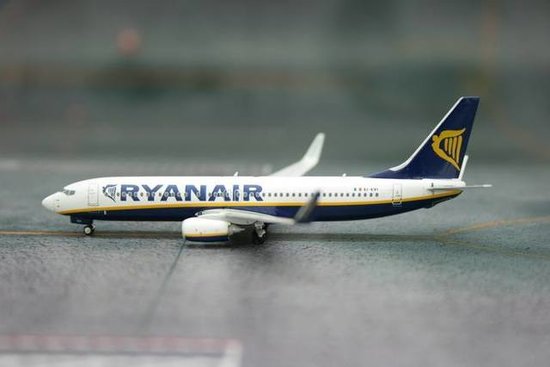 Aicraft  Boeing B737-800 Ryanair "2010s" Colors. With winglets