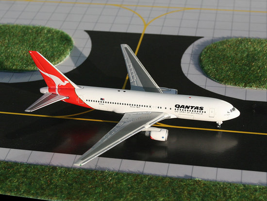 Die Ebene B-767-200ER Qantas VH-EAL