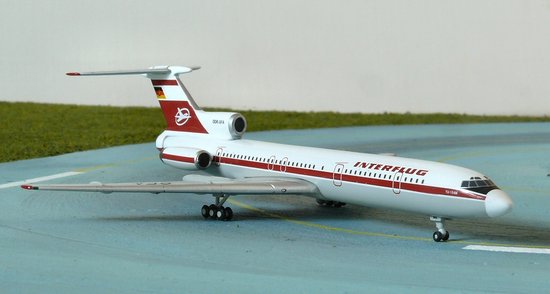 Das Flugzeug Tupolew TU-154M Inter