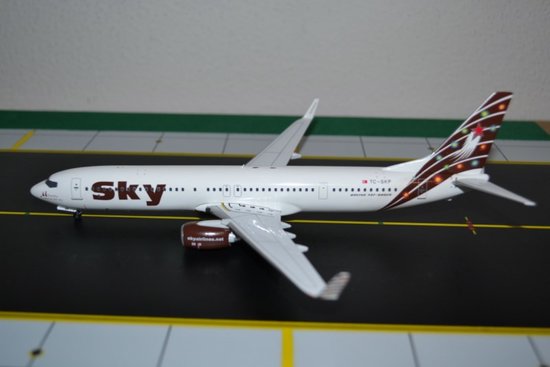 Lietadlo Boeing B737-900ER Sky Airlines 