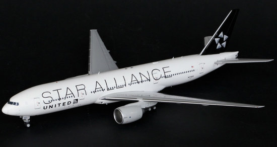 Boeing B777-200ER United "Star Alliance" With Stand