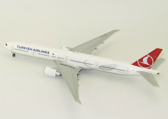Boeing B777-300ER Turkish Airlines With Stand
