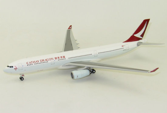 Airbus A330-300 Cathay Dragon so stojanom