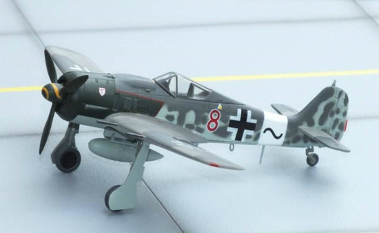 Das Flugzeug FW-190A-8 - Rot 8 ‚IV / JG 3, Uffz, Willi Maximowitz, Juni 1944