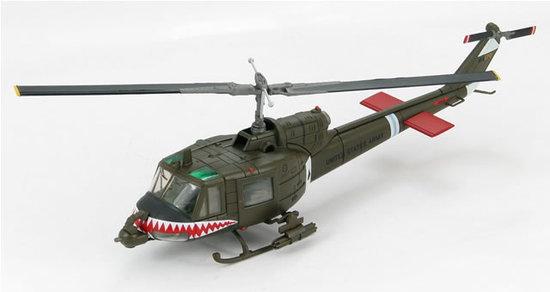 Hubschrauber UH-1C Huey der 174. AHC Gun Platoon 'Haie' 1970