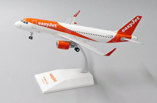 Airbus A320 EasyJet so stojanom