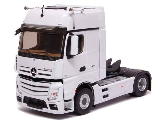Mercedes Actros MP4 Gigaspace - whitte