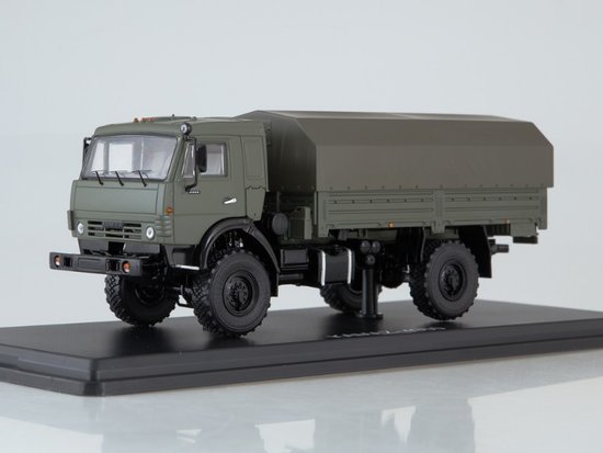 KAMAZ-4350 "Mustang" 4 x 4 Anhänger mit Planen