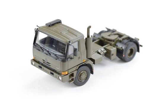 Traktor Tatra 815 4x4 Militär-Grün