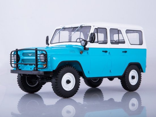 UAZ-31514 hellblaue Farbe