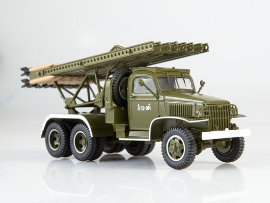 GMC CCKW 352 s nosičom rakiet BM-13 „Katjusha”