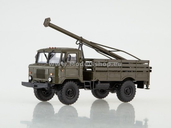 GAZ-66 s vŕtacou supravou BM-302 - KHAKI