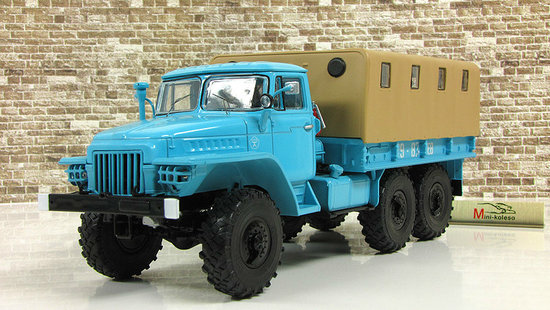 URAL-375D flatbed with tent modrý