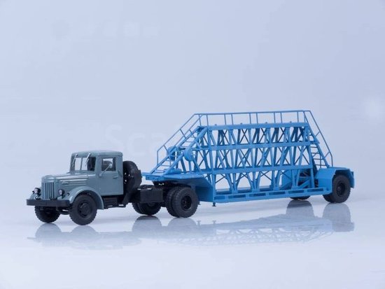 MAZ-200V with panel-carrying trailer NAMI-790