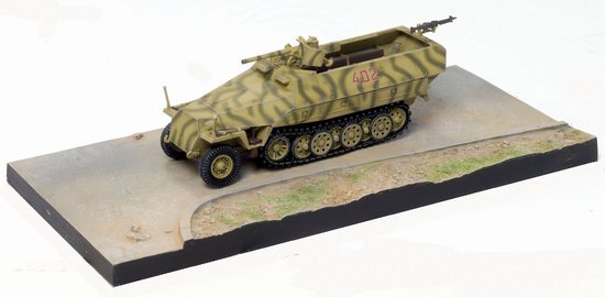 Sd.Kfz.  Ausf.D, Pz.Gren.Rgt.9 "Germania", 5.Pz.Div. "Wiking", Poland 1944 + Diorama Base