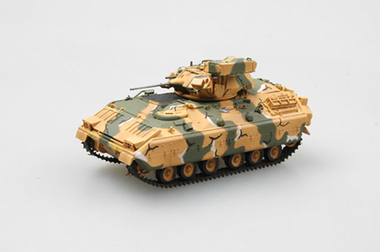 Tank M2 Bradley Sand Tarnung