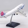 albatros-models-alb2ci215b-boeing-747-400-china-airlines-b-18215-x90-192595_3 (1)