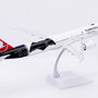 jc-wings-xx20704-boeing-777-300er-turkish-airlines-batman-v-superman-tc-jjn-x81-220513_9