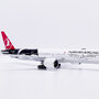 jc-wings-xx20704-boeing-777-300er-turkish-airlines-batman-v-superman-tc-jjn-xed-220513_2