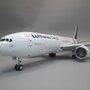 j-fox-models-jf-777-2-004-boeing-777f-lufthansa-cargo-sustainable-aviation-fuel-d-alfg-xa0-200641_2