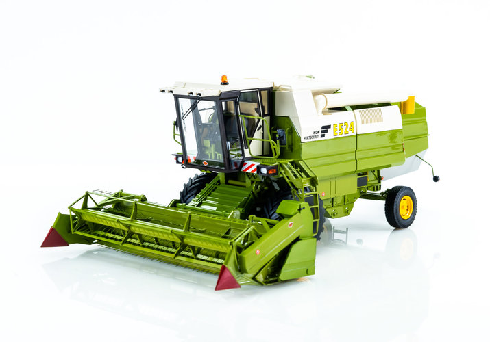 New limited model of the Fortschritt E-524 MDW combine harvester