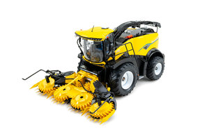 New Holland FR650 mit Maisvorsatz