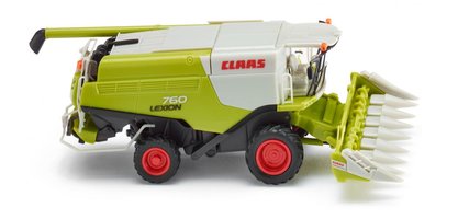 Claas Lexion 760 combine harvester with Conspeed corn header