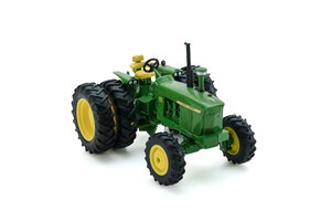John Deere 4020