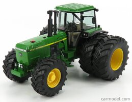 John Deere 4850 dvojité zadné pneu
