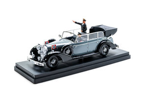 MERCEDES BENZ - 770K CABRIOLET OPEN 1942 WITH HITLER AND DRIVER FIGURES
