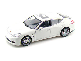 Porsche Panamera S biela