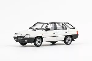 Škoda Forman (1993) – Weißer Schwan